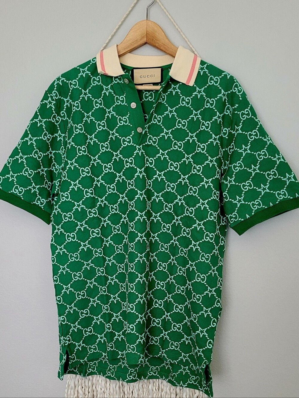 👕GUCCI EMBROIDERED ✨Green GG Star Jacquard Polo with White Collar and Pink Trim